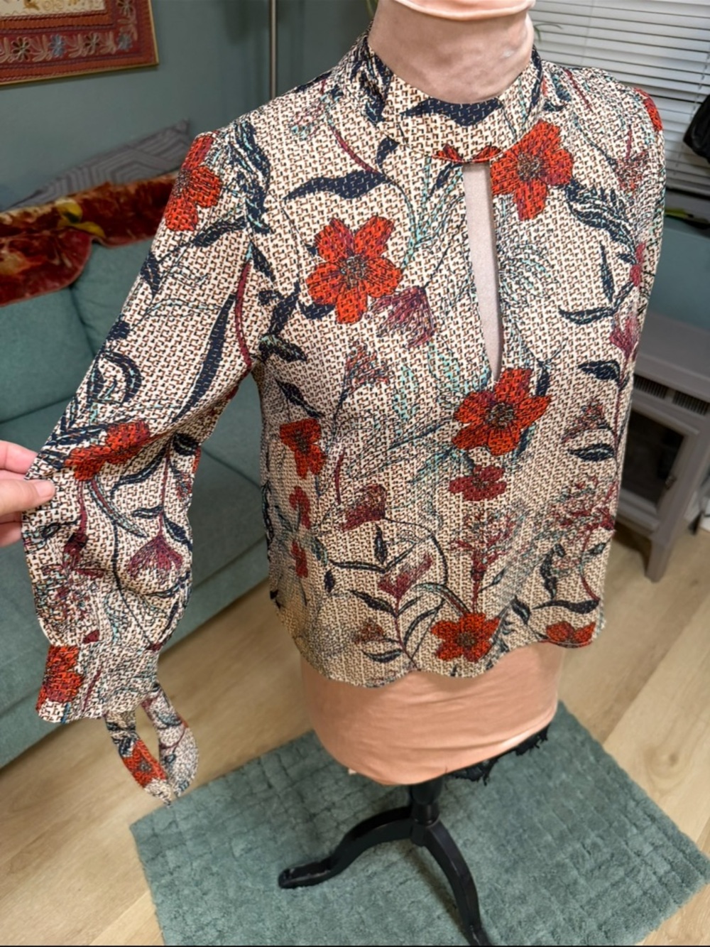 Azalea Floral Patterned Womens long sleeve Blouse in Beige Red Med.